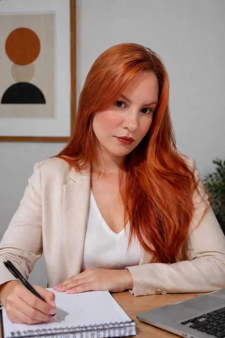 Rebeca Laurentino — Psicanalista